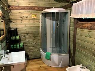 Гостевой дом Альфа Бетта Cемейный номер "Гнездо Совы"-6