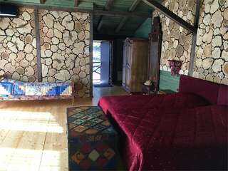 Гостевой дом Альфа Бетта Семейный номер "Дом Лисы"-2