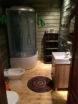 Гостевой дом Альфа Бетта Семейный номер "Дом Лисы"-5