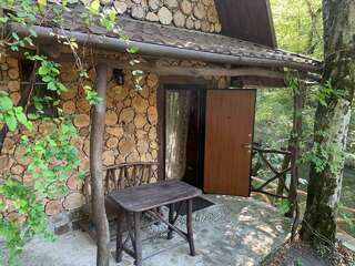 Гостевой дом Альфа Бетта Экологический номер "Ирбис" или "Волк"-7