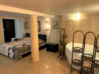 Гостевой дом Альфа Бетта Семейный номер "Сакура"-3