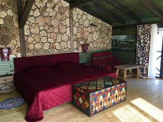 Гостевой дом Альфа Бетта Семейный номер "Дом Лисы"-1